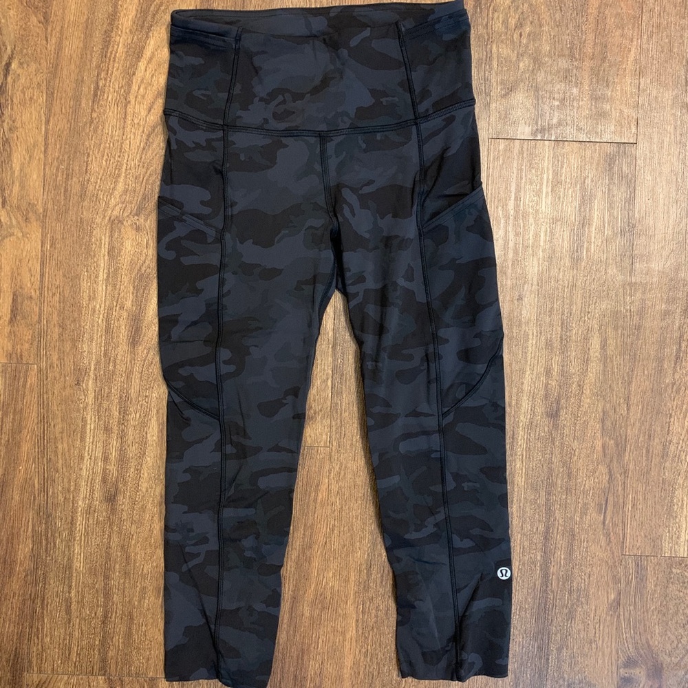 Lululemon Fast and Free Crop 19” size 4 Camo